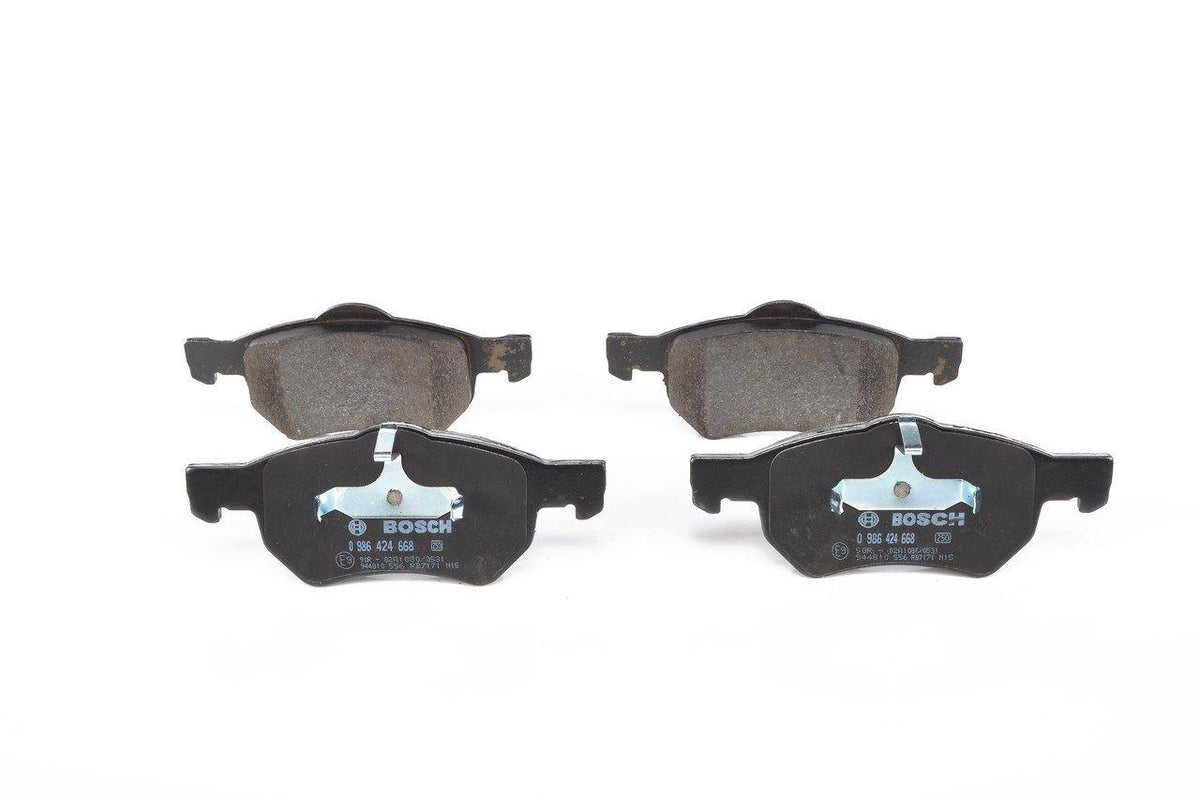 Bosch 0986424668 Front Brake Pad Grand Voyager III IV Voyager III RG GS — Brake Pads