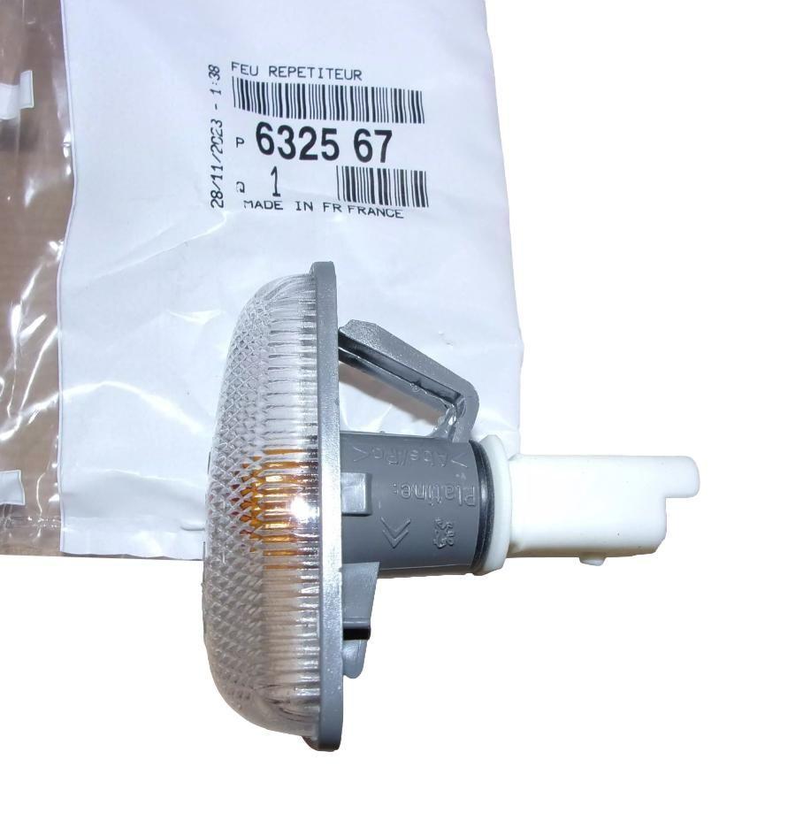 PSA 6325.67 Fender Signal Light - White for Partner 106 & 306 — Auto Parts Hall, Tail, Signal & Reflectors