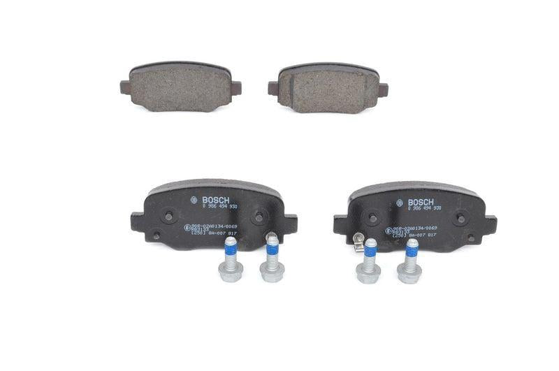 BOSCH Brake Pad Rear 15-500X - Low-Metallic Brake Pad Set — Brake Pads