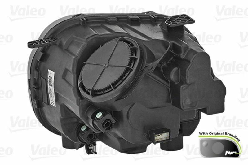 valeo 450529 right headlight for citroen c3 aircross, close-up of valeo 450529 headlight assembly Valeo 450529 Right Headlight - High Beam Halogen | For Citroen C3 Aircross 2017 and Later Valeo 450529 Right Headlight for Citroen C3 Aircross headlight, valeo, citroen-c3-aircross, car-parts, halogen-light, right-headlight, vehicle-accessories, car-owners, mechanics, ai-generated