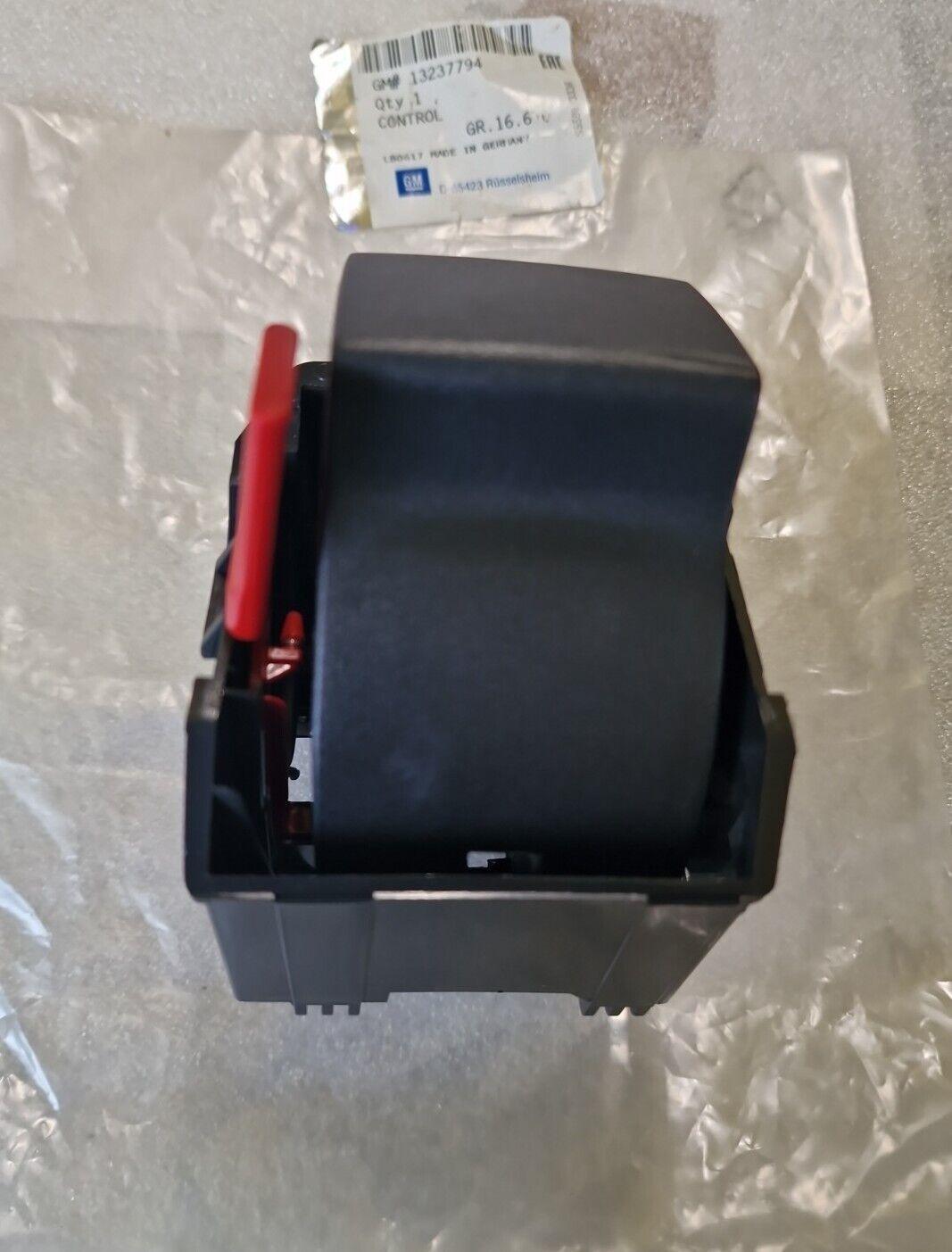 PSA 13237794 Opel Corsa D Right Rear Koltuk Lock
