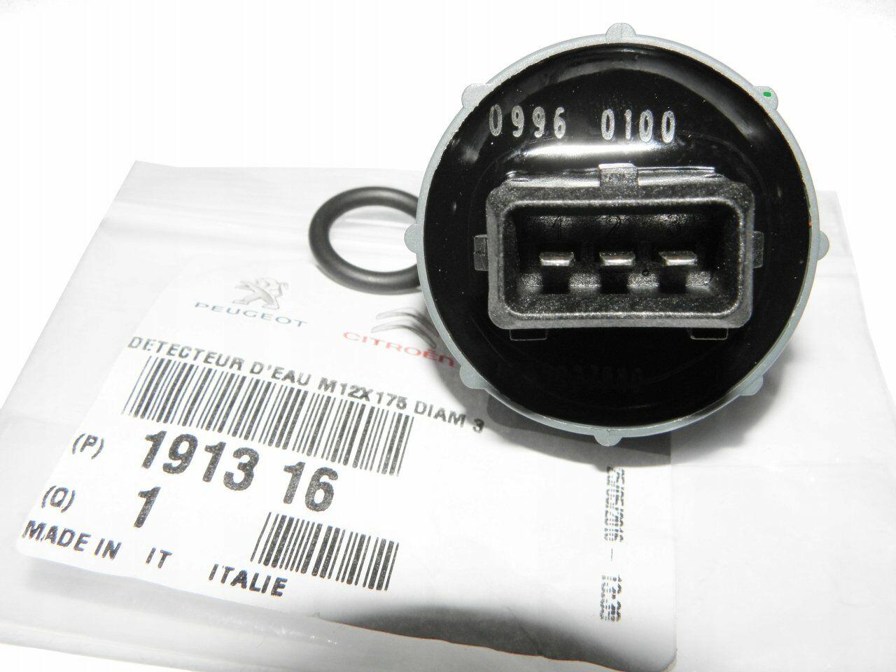 peugeot-206-fuel-filter-sensor-original, peugeot-206-hdi-fuel-filter-sensor Peugeot 206 2.0 HDi Fuel Filter Sensor - Original Part for Car Owners & Auto Mechanics Peugeot Fuel Filter Sensor for 206 Diesel peugeot, fuel-filter-sensor, auto-parts, car-maintenance, peugeot-206, diesel-engine, original-parts, auto-mechanics, car-owners, ai-generated
