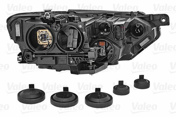 valeo 46622 left headlight for passat 2015, close up of valeo 46622 halogen headlight VALEO 46622 Left Headlight - Halogen, Short/Long Beam | For Car Owners & Mechanics VALEO 46622 Left Headlight for Passat 2015 valeo-46622, volkswagen-passat, car-headlight, halogen-headlight, vehicle-accessories, automotive-replacement-parts, car-maintenance, mechanics, car-owners, ai-generated