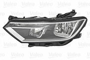 valeo 46622 left headlight for passat 2015, close up of valeo 46622 halogen headlight VALEO 46622 Left Headlight - Halogen, Short/Long Beam | For Car Owners & Mechanics VALEO 46622 Left Headlight for Passat 2015 valeo-46622, volkswagen-passat, car-headlight, halogen-headlight, vehicle-accessories, automotive-replacement-parts, car-maintenance, mechanics, car-owners, ai-generated