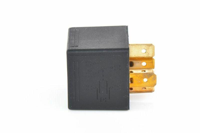 bosch-0986ah0135-mini-relay, 12v-bosch-relay-5-pin-no-bracket BOSCH 0986AH0135 Mini Relay - 12V 5-Pin Multipurpose Relay for Mechanics and Car Enthusiasts BOSCH 0986AH0135 Mini Relay - 12V, 5-Pin, No Bracket bosch, mini-relay, 12v-relay, 5-pin, automotive-parts, car-accessories, mechanics-tool, car-enthuasiasts, ai-generated, electronics