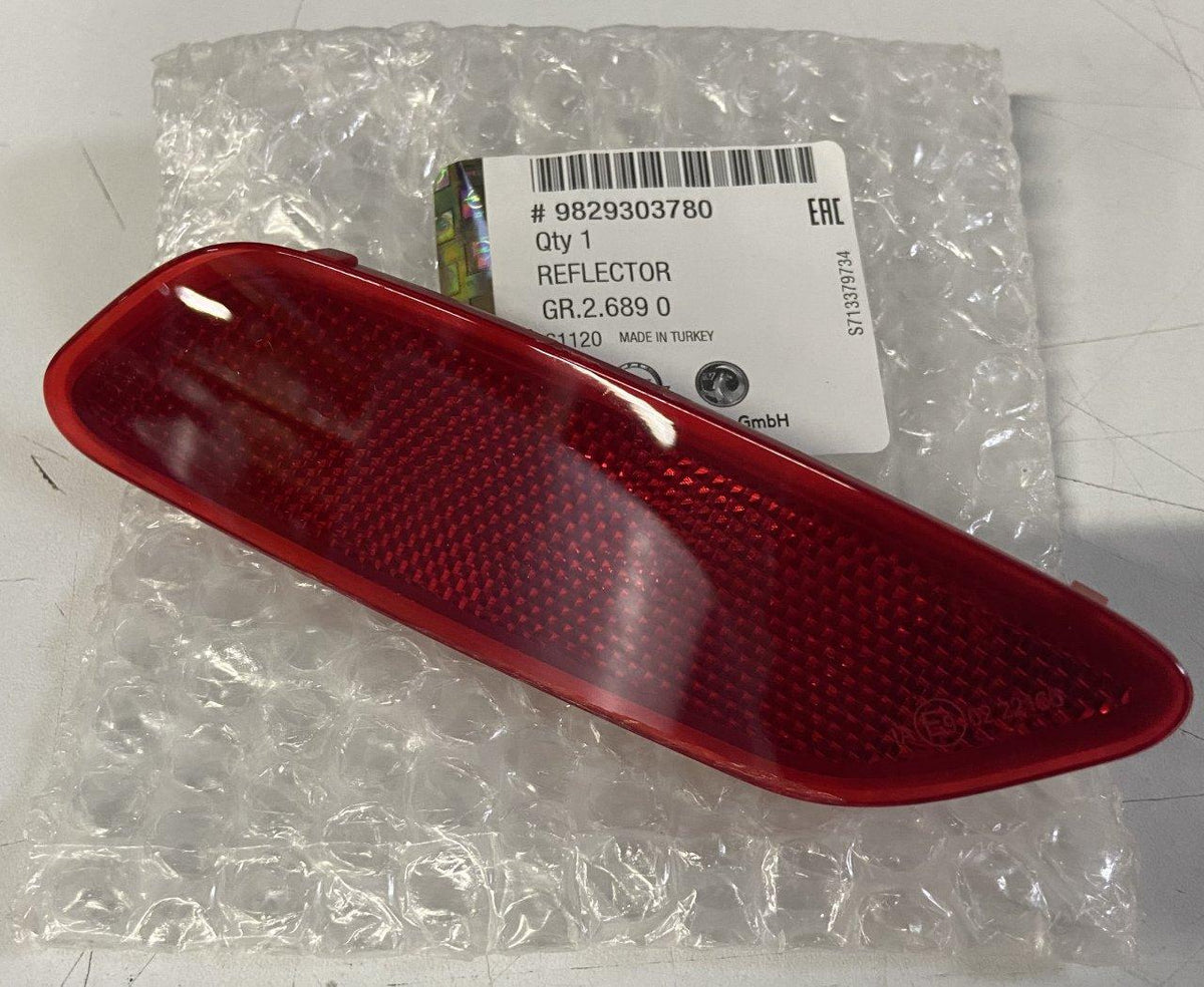 PSA 9829303780 Right Rear Reflector Corsa F — Tail, Signal & Reflectors