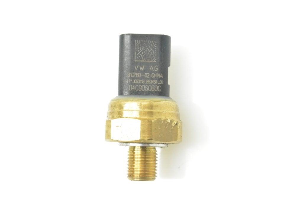 Volkswagen Golf 8 Oil Pressure Sensor - Original VAG Part for 2020 Model Owners — Vehicle Sensors & Switches